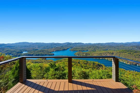 Lake Burton, GA: SkyHaüs